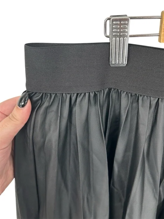 NWT Torrid Midi PU Pleated Skirt in Deep Black Size 3 3X NEW - Picture 5 of 9